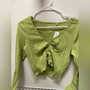Green Ruched PacSun Cropped Long Sleeve Shirt, size medium